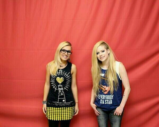 Illustration for article titled The First Rule of Meeting Avril Lavigne: Never Touch Avril Lavigne